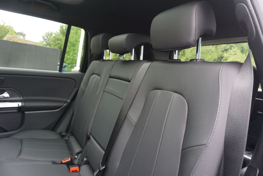 Used 2025 Night Black Mercedes-Benz GLB 250 image 14