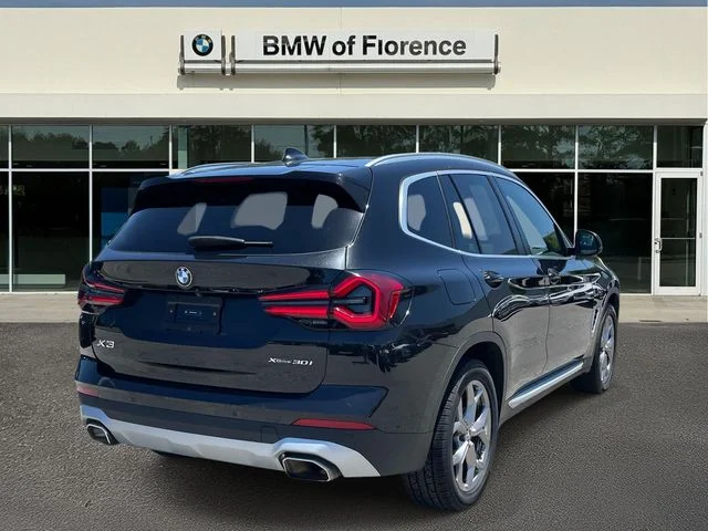 Used 2024 Black BMW xDrive30i image 6