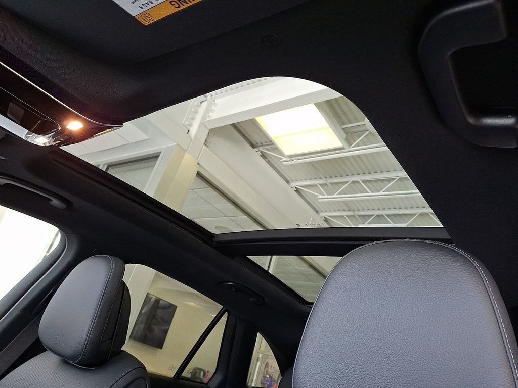 New 2026 Obsidian Black Metallic Mercedes-Benz GLC 300 image 11