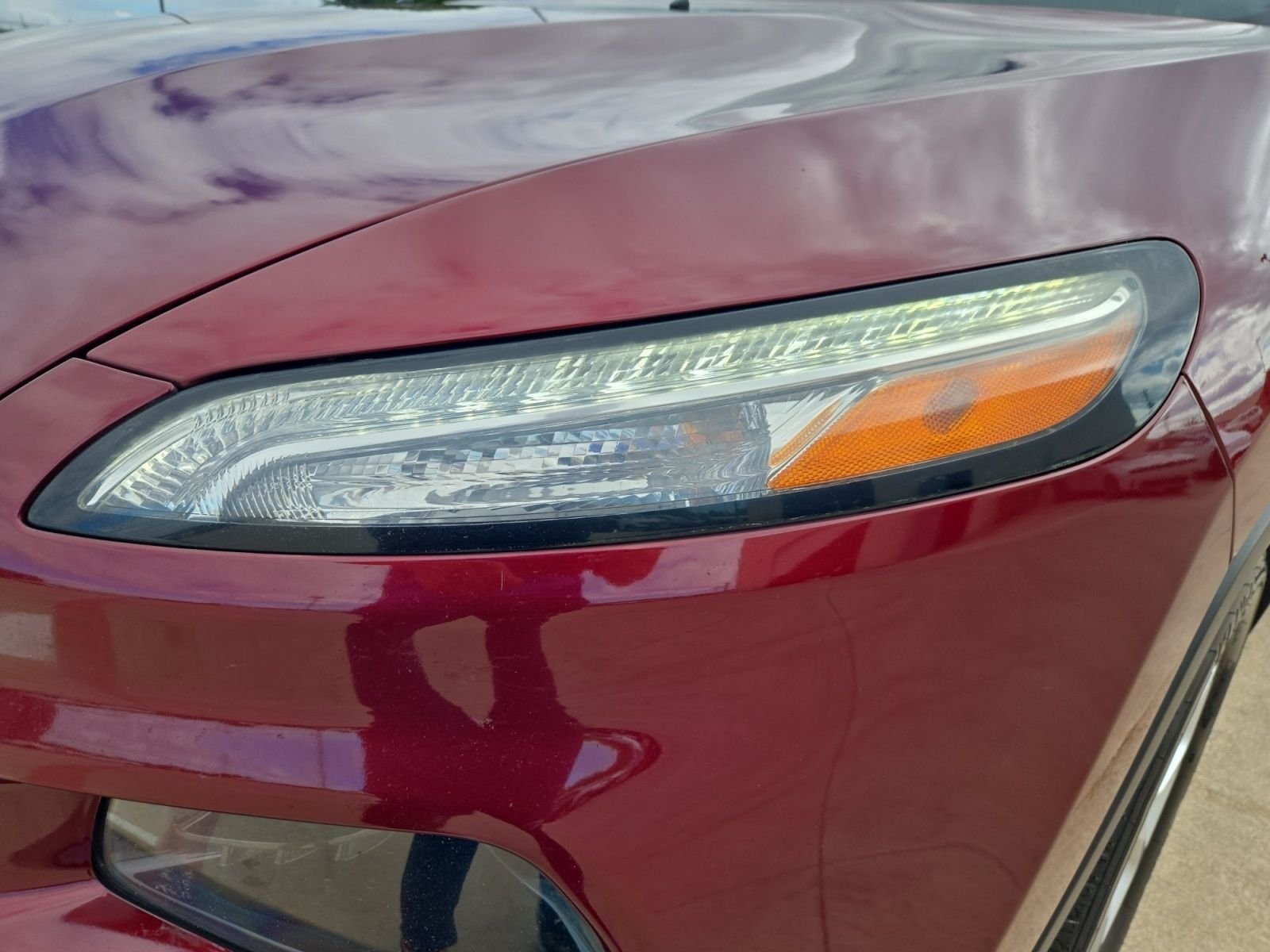 Used 2018 Red Jeep Latitude Plus image 10