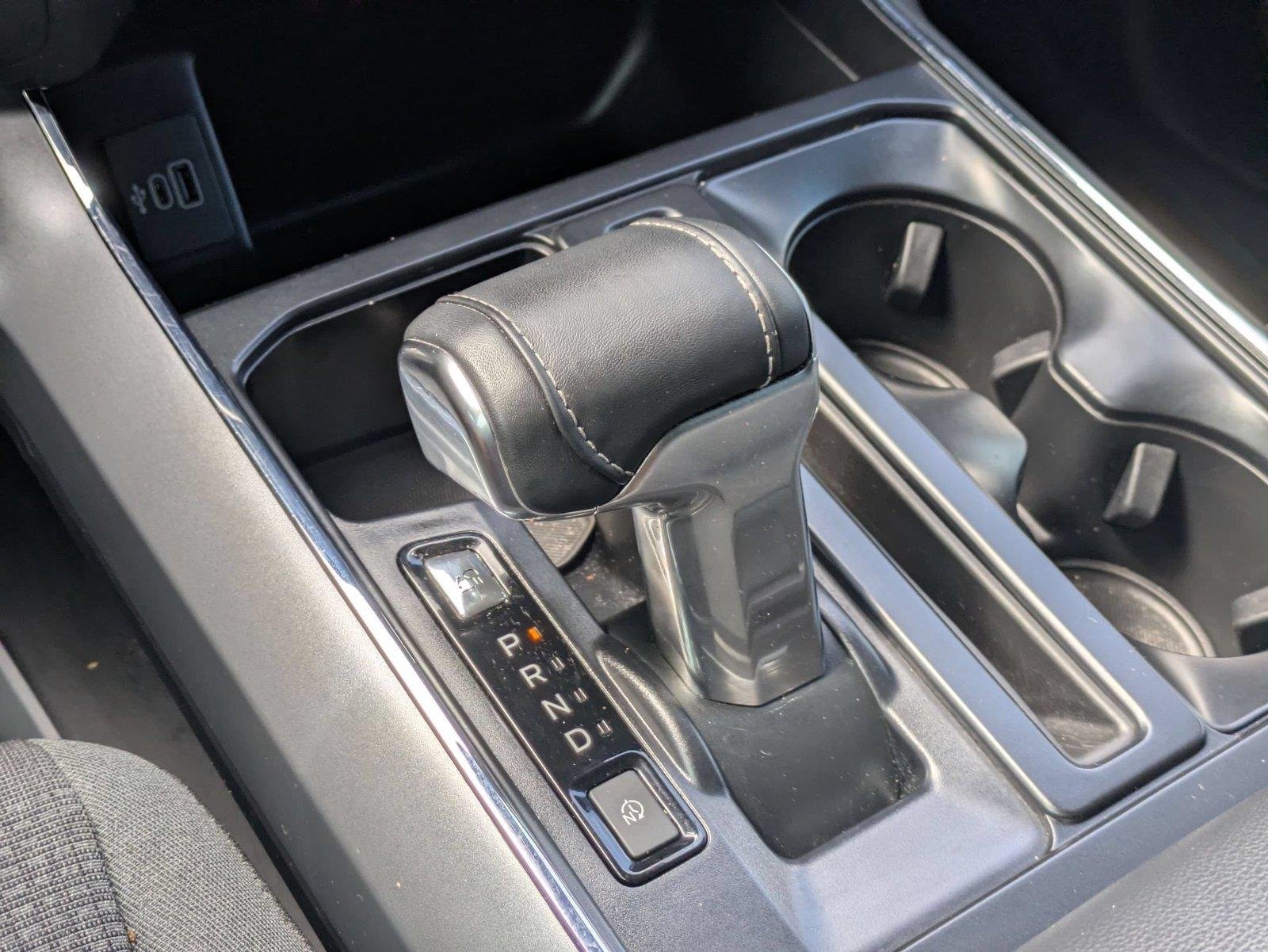 Used 2025 Oxford White Ford XLT image 24