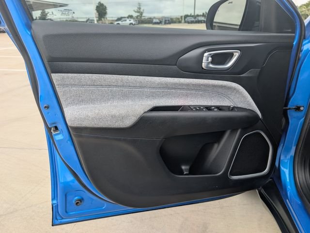 Used 2022 Blue Jeep Latitude image 22