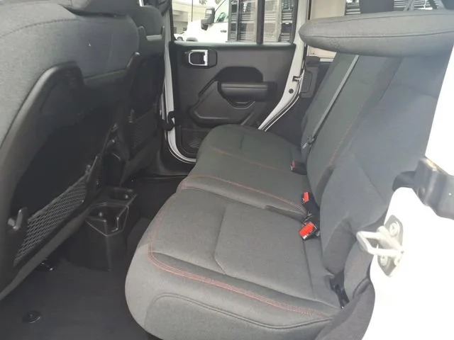 Used 2025 White Jeep 4-Door Rubicon 4x4 image 10