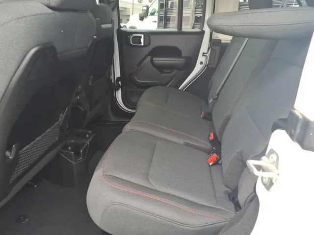 Used 2025 White Jeep 4-Door Rubicon 4x4 image 10