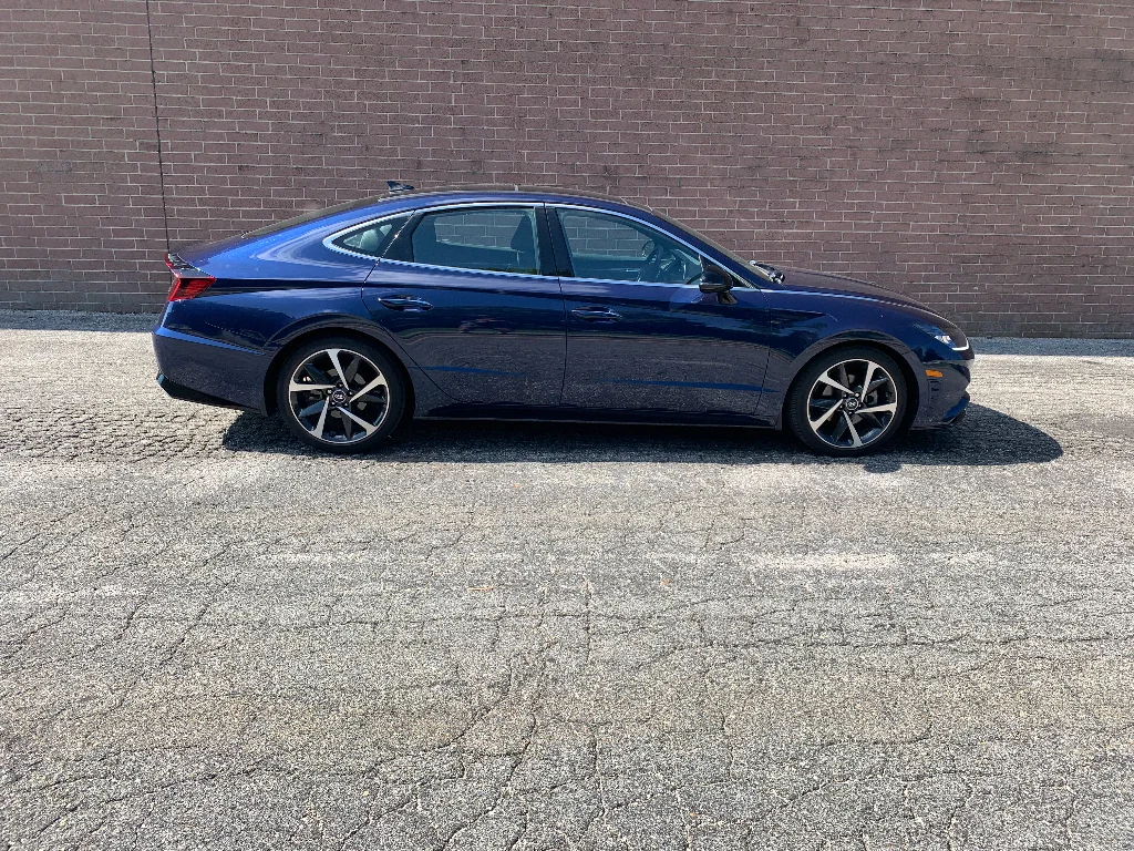 Used 2021 Stormy Sea Hyundai SEL Plus image 6