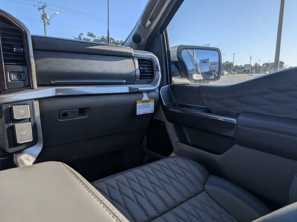 New 2026 Star White Metallic Tri-Coat Ford Platinum® image 13