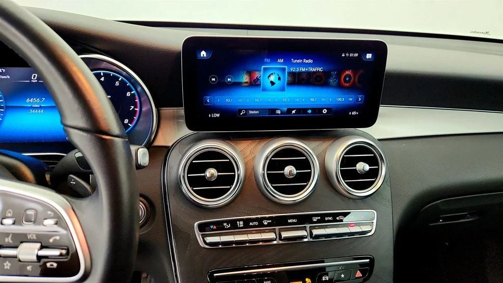 Used 2022 Black Mercedes-Benz GLC 300 SUV w/ Panorama Sunroof & Digital Instrument Cluster image 17