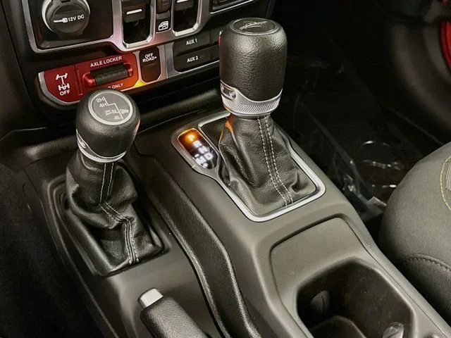 Used 2024 Red Jeep Mojave image 16
