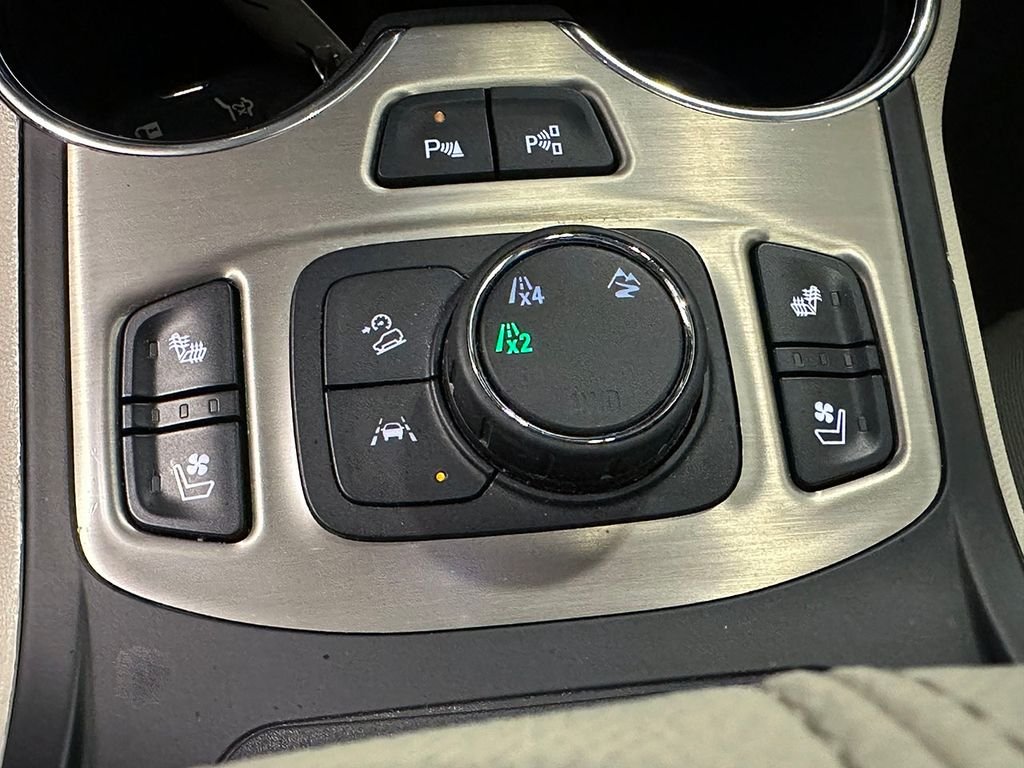 Used 2022 Black GMC Denali image 36