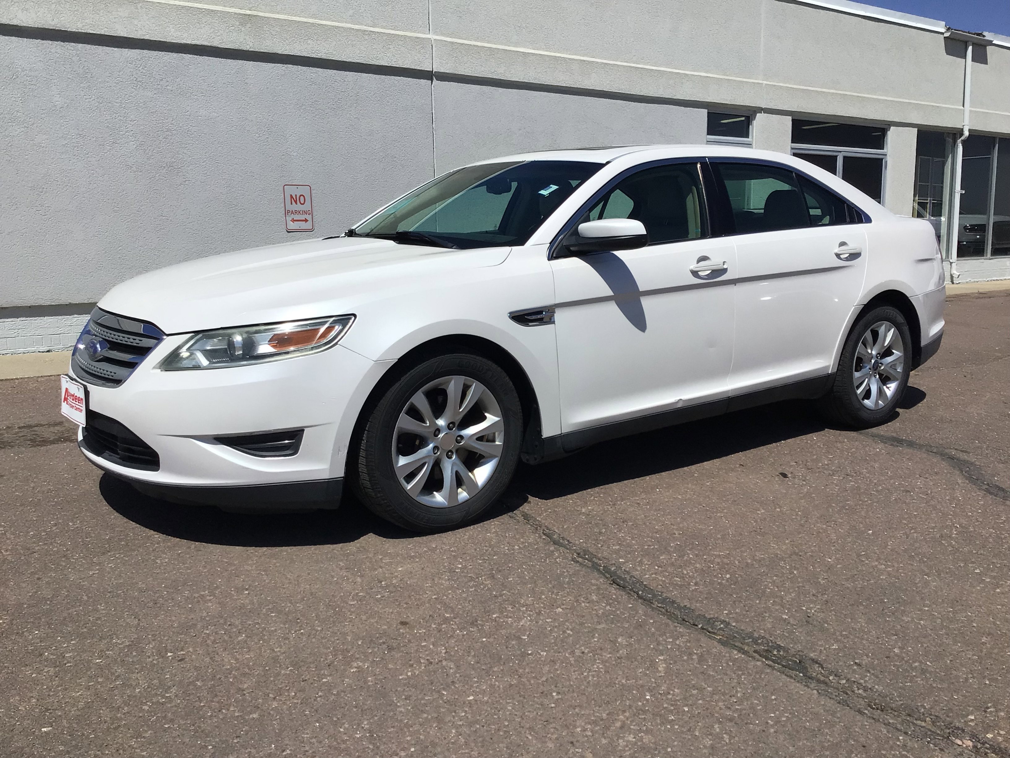 Used 2012 Ford Taurus SEL with VIN 1FAHP2EW2CG102683 for sale in Aberdeen, SD