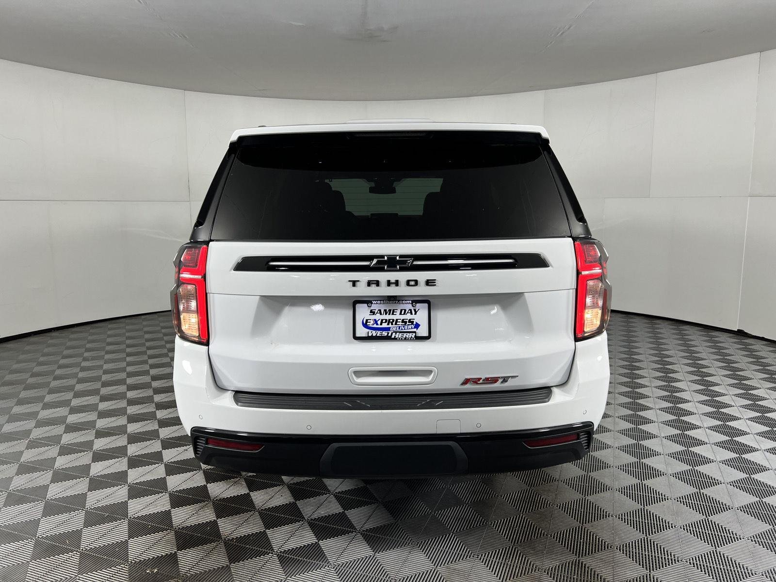 Used 2024 Summit White Chevrolet RST image 30