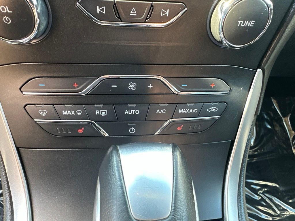 Used 2018 Black Ford SEL image 15