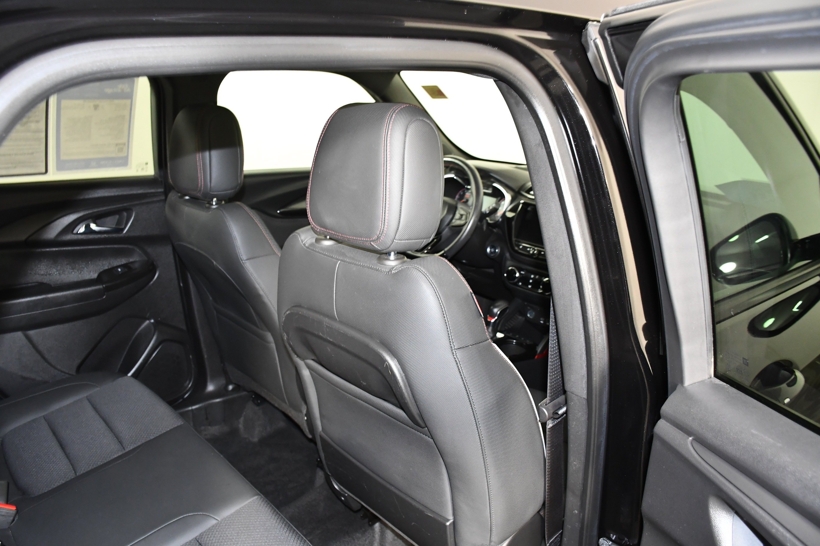 Used 2023 Mosaic Black Metallic Chevrolet RS image 45