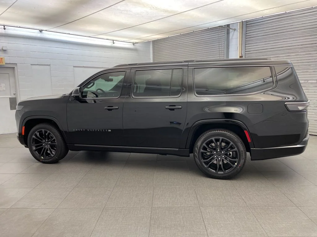 New 2026 Black Jeep Summit Obsidian image 6