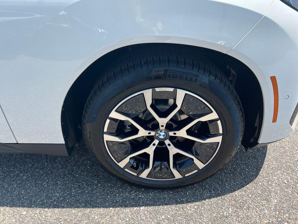 New 2026 Alpine White BMW 30 xDrive image 2