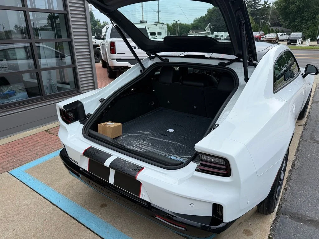 New 2027 White Knuckle Exterior Paint Dodge R/T Plus image 14