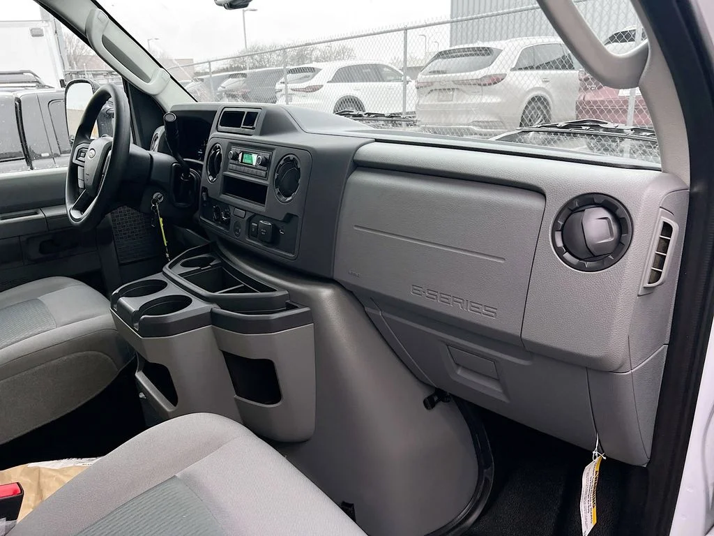 2025 Ford E-Series Cutaway Base - Photo 25