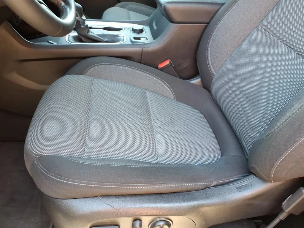 Used 2022 Northsky Blue Metallic Chevrolet LT Cloth image 17