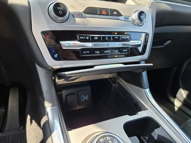 Used 2022 White Metallic Ford Timberline image 9