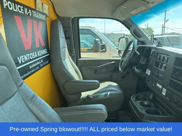 Used 2018  GMC Work Van image 15