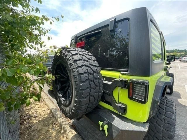 Used 2016 Green Jeep Unlimited Sahara image 7