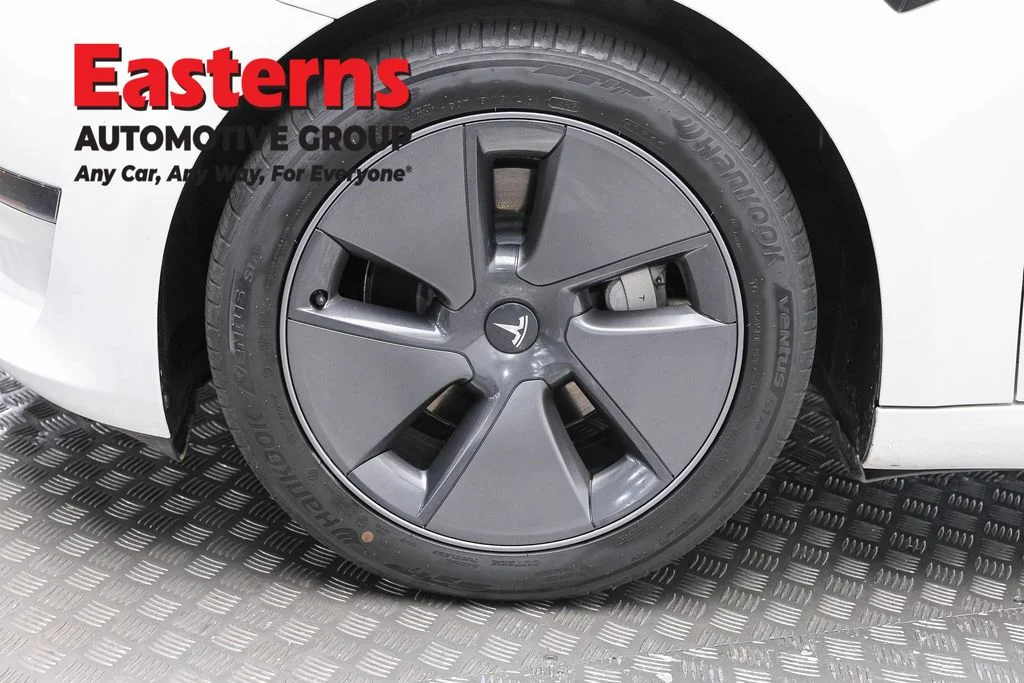 Used 2023 White Tesla Base image 26