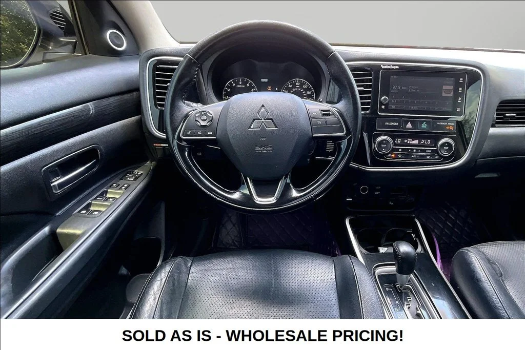 Used 2017  Mitsubishi  image 8