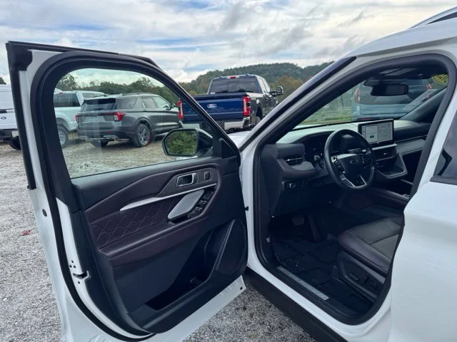 Used 2025 White Ford Platinum image 12