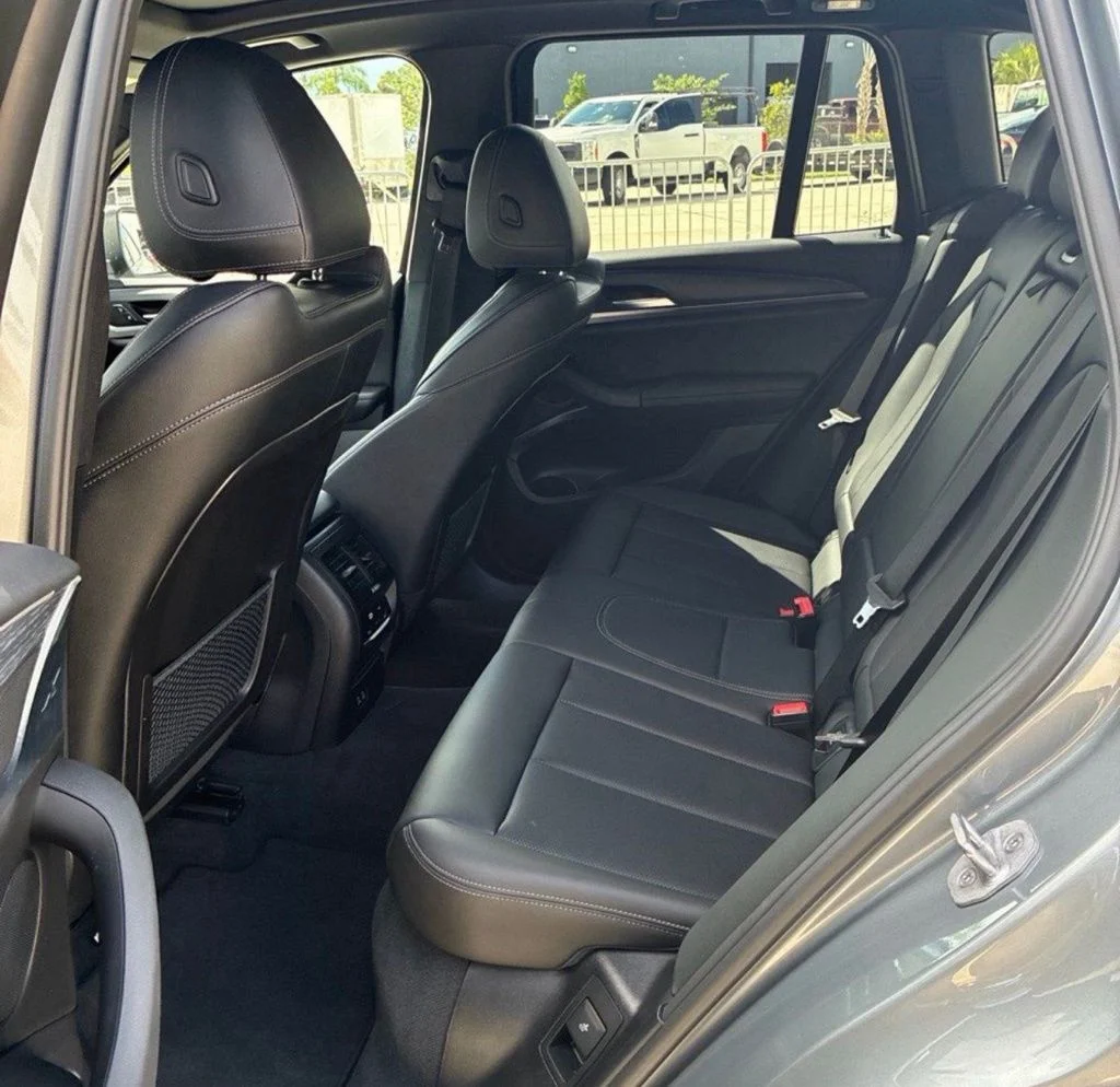 Used 2024 Gray BMW sDrive30i image 10