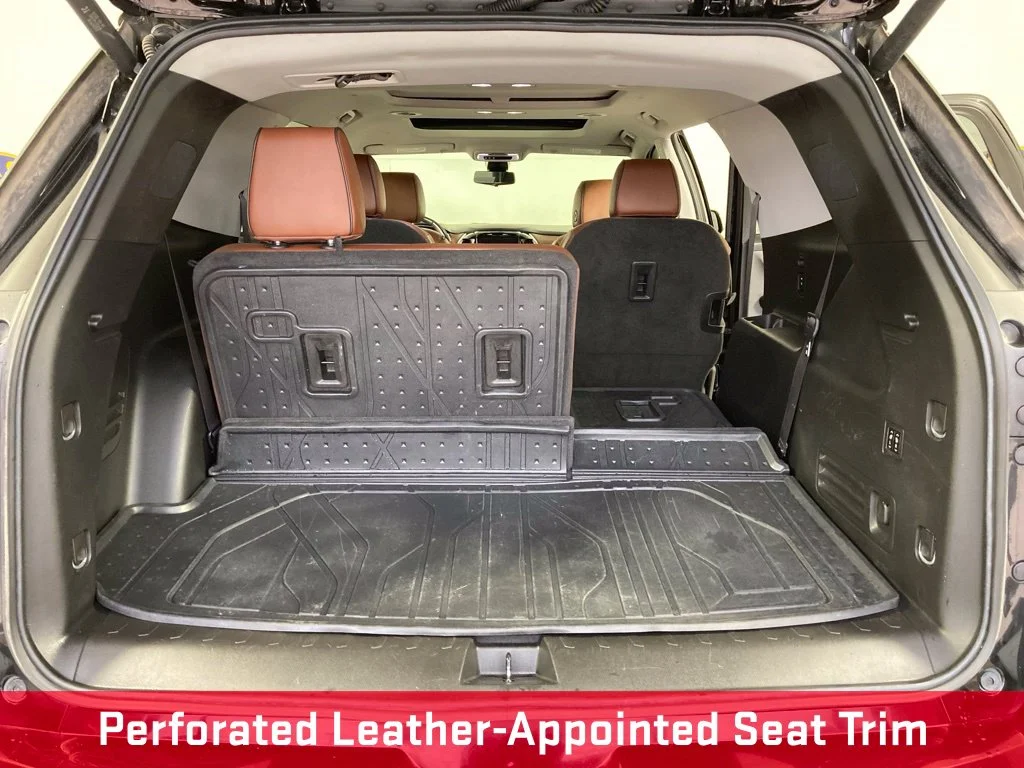 Used 2020 Black Chevrolet High Country image 27