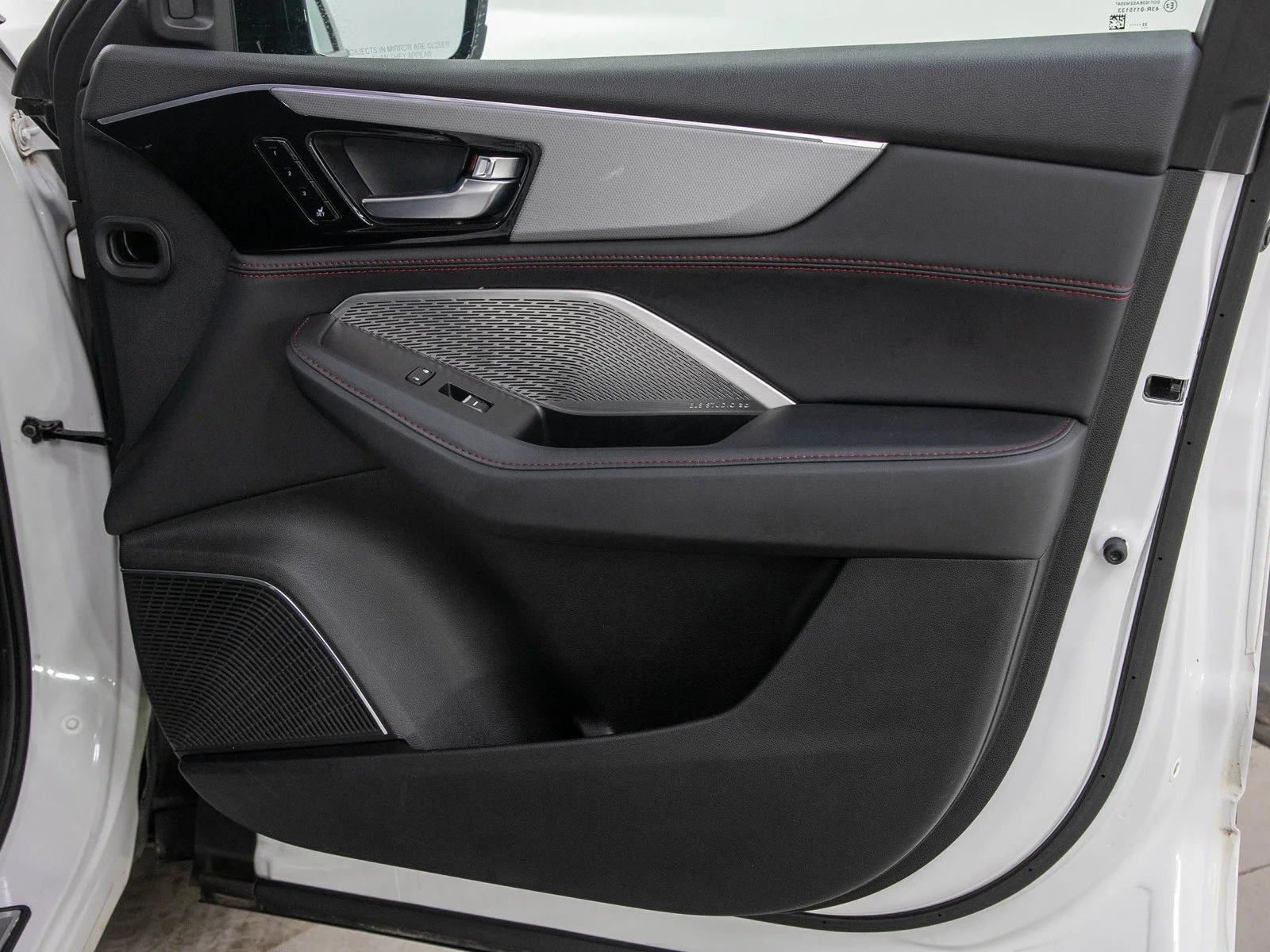Used 2023  Acura SH-AWD w/A-Spec Package image 9