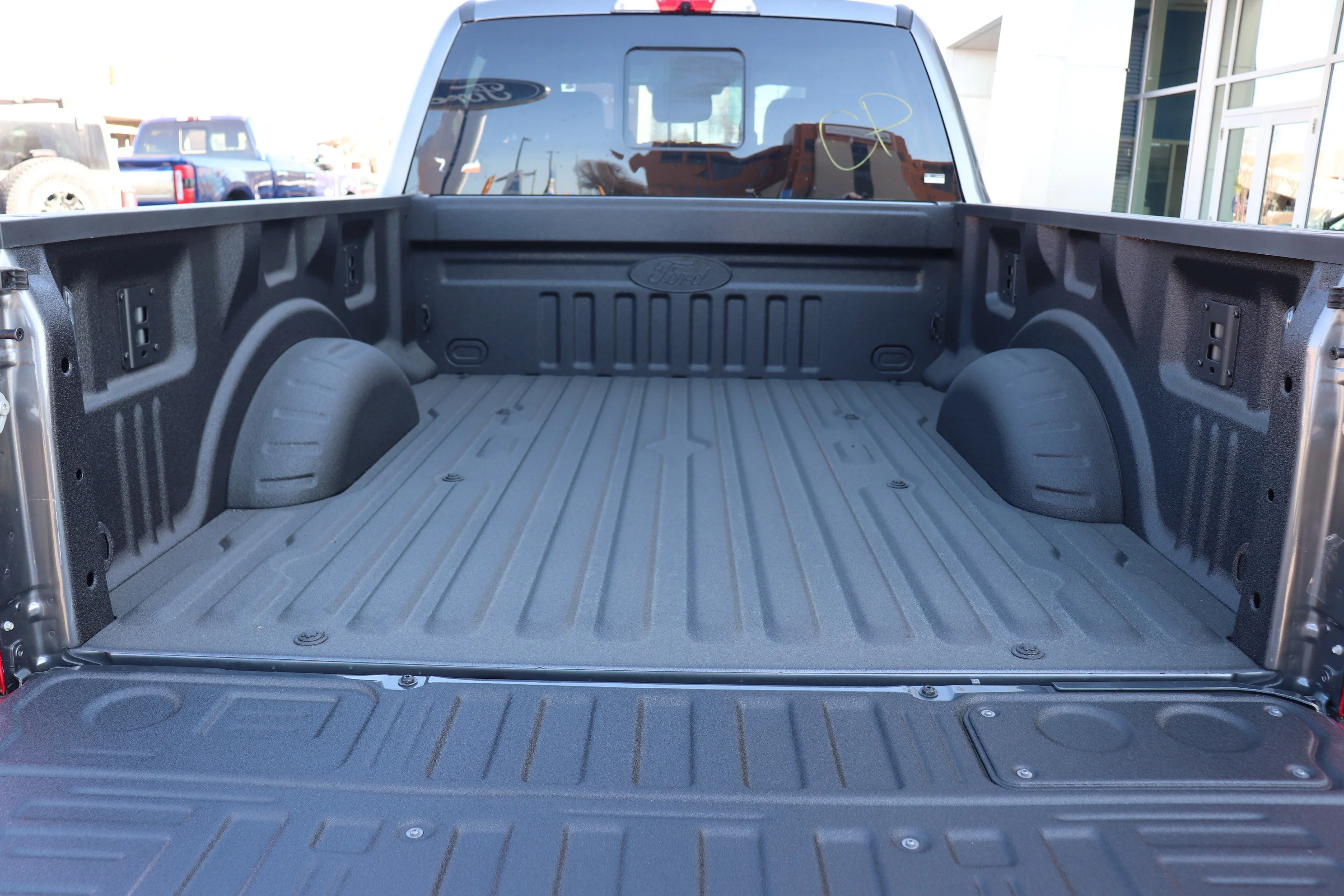 New 2026 Carbonized Grey Metallic Ford XLT image 6