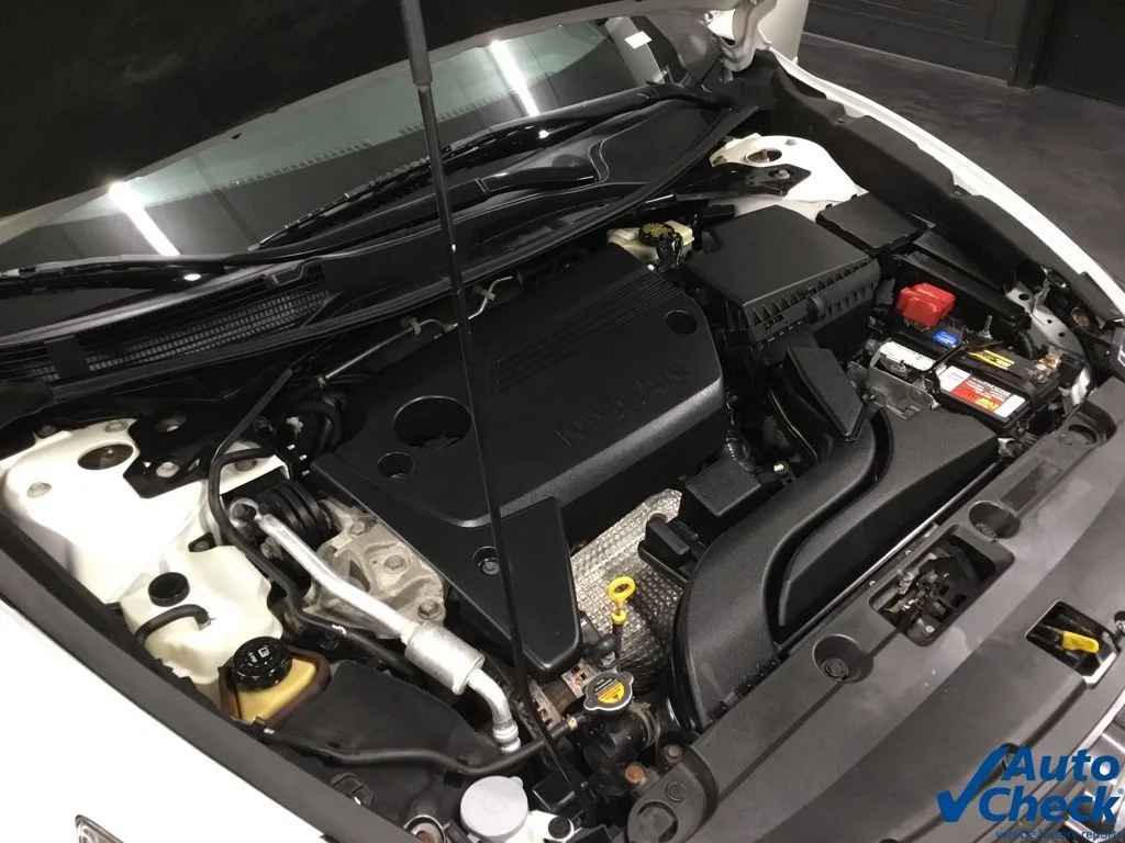 Used 2016 White Nissan 2.5 SV image 41