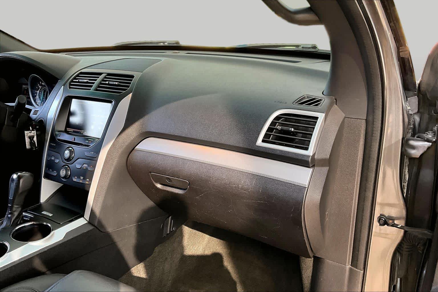Used 2014 Sterling Gray Metallic Ford XLT image 18