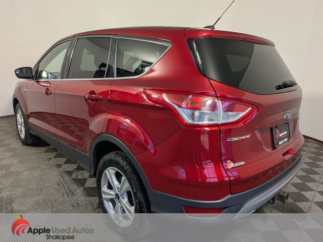 Used 2016 Red Ford SE image 4