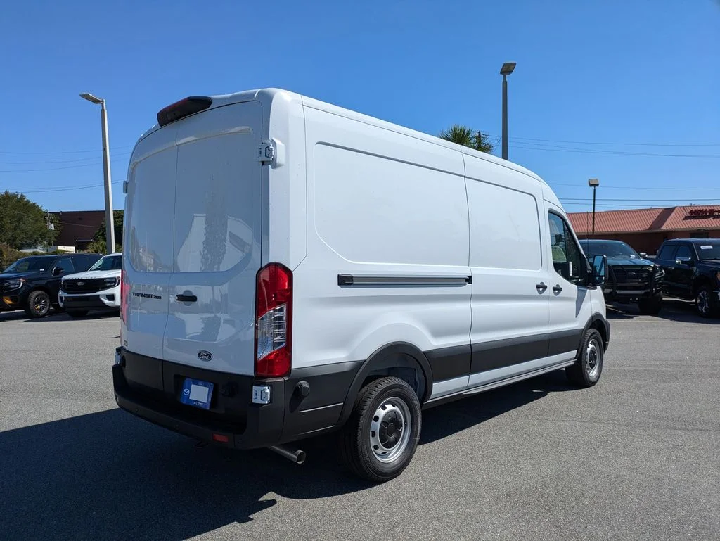 New 2026 Oxford White Ford Base image 4