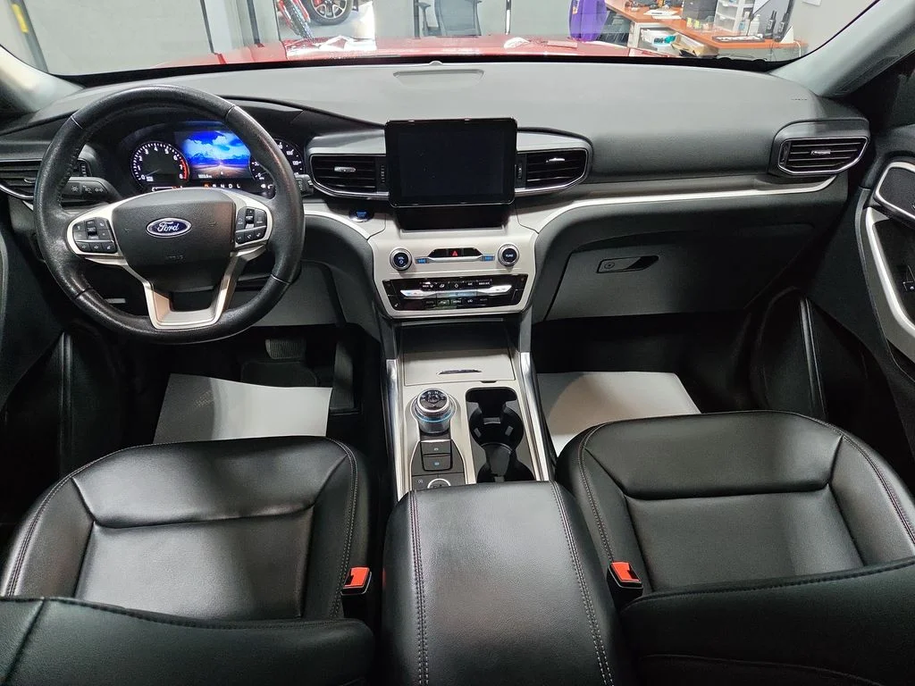 Used 2024 Red Ford XLT image 3