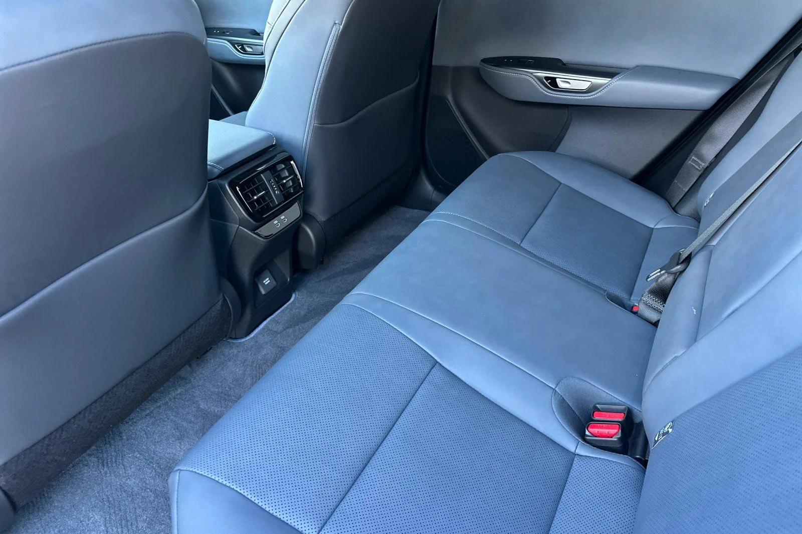New 2026 Caviar Lexus  350e PREMIUM image 9