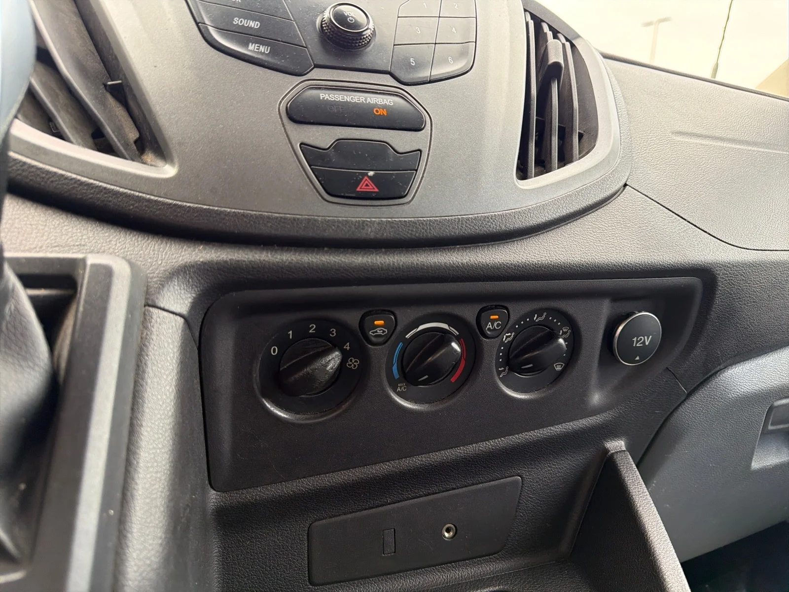 Used 2015 Oxford White Ford  image 16