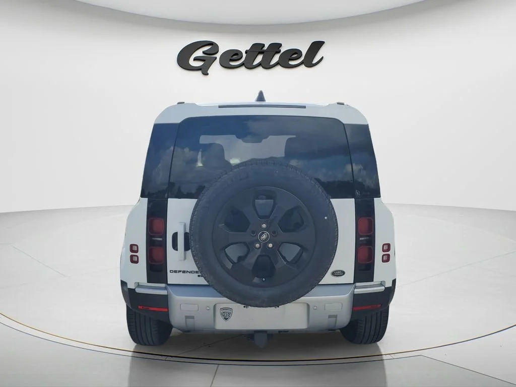 Used 2020 White Land Rover 110 S image 4