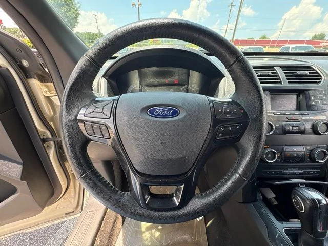 Used 2018 Silver Ford XLT image 8