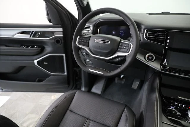 New 2026 Baltic-Gray Metallic Clear-Coat Exterior Paint Jeep Limited Altitude image 22