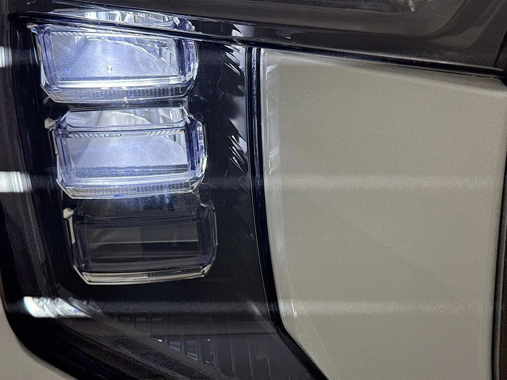 Used 2024 White GMC SLT image 38