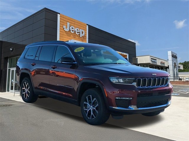 2025 Jeep Grand Cherokee Limited photo 2