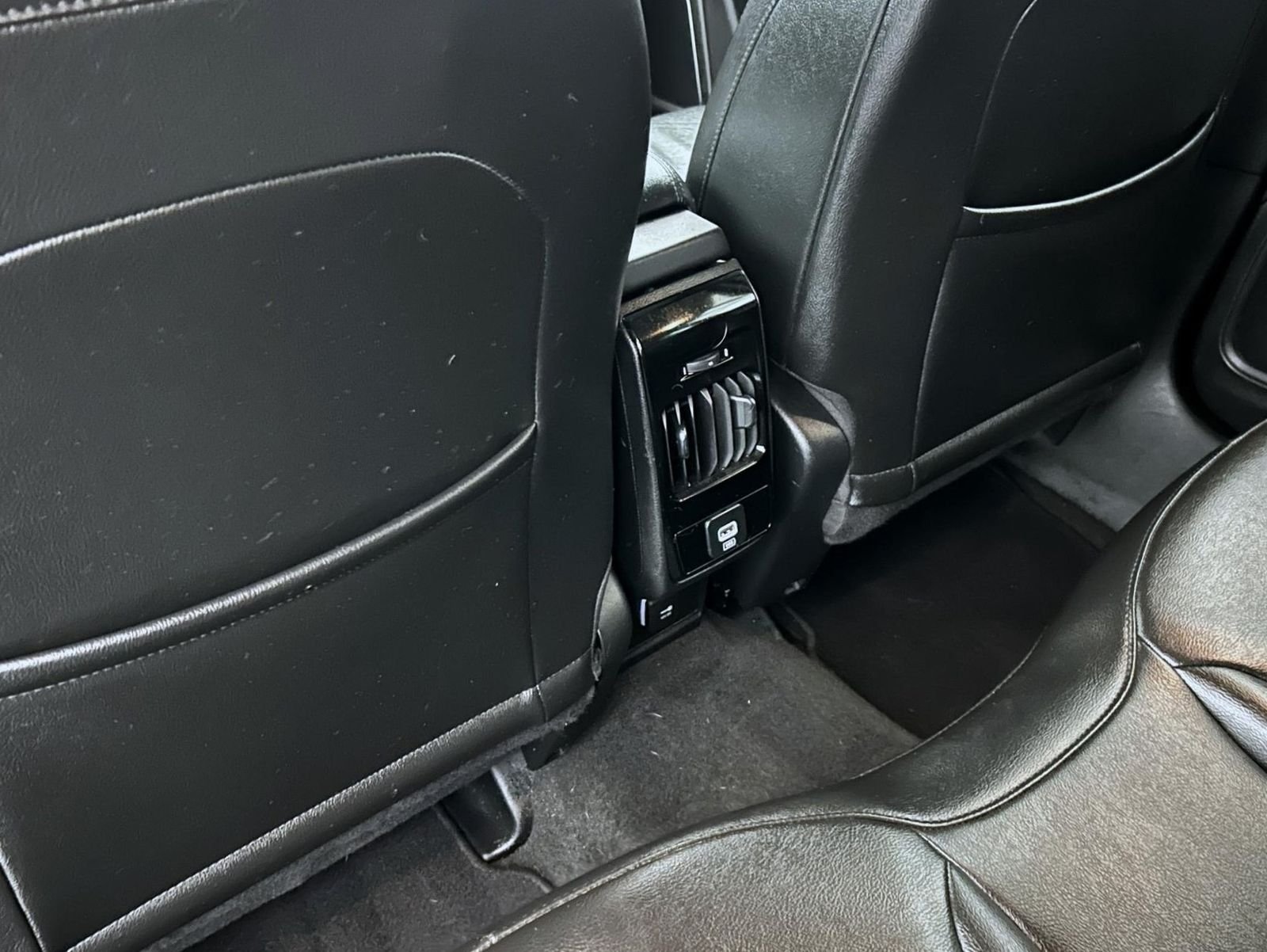 Certified Used 2022 Gray Jeep Latitude Lux image 21