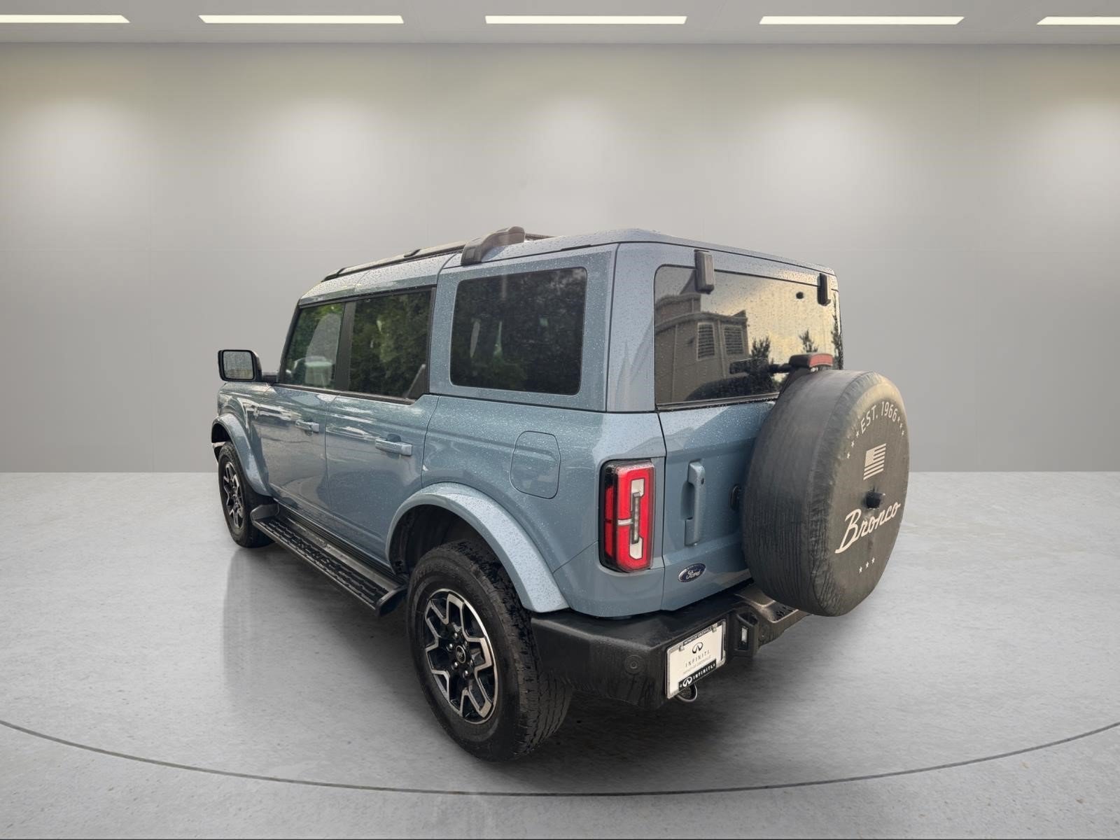 Used 2025 Azure Gray Metallic Ford Outer Banks image 9