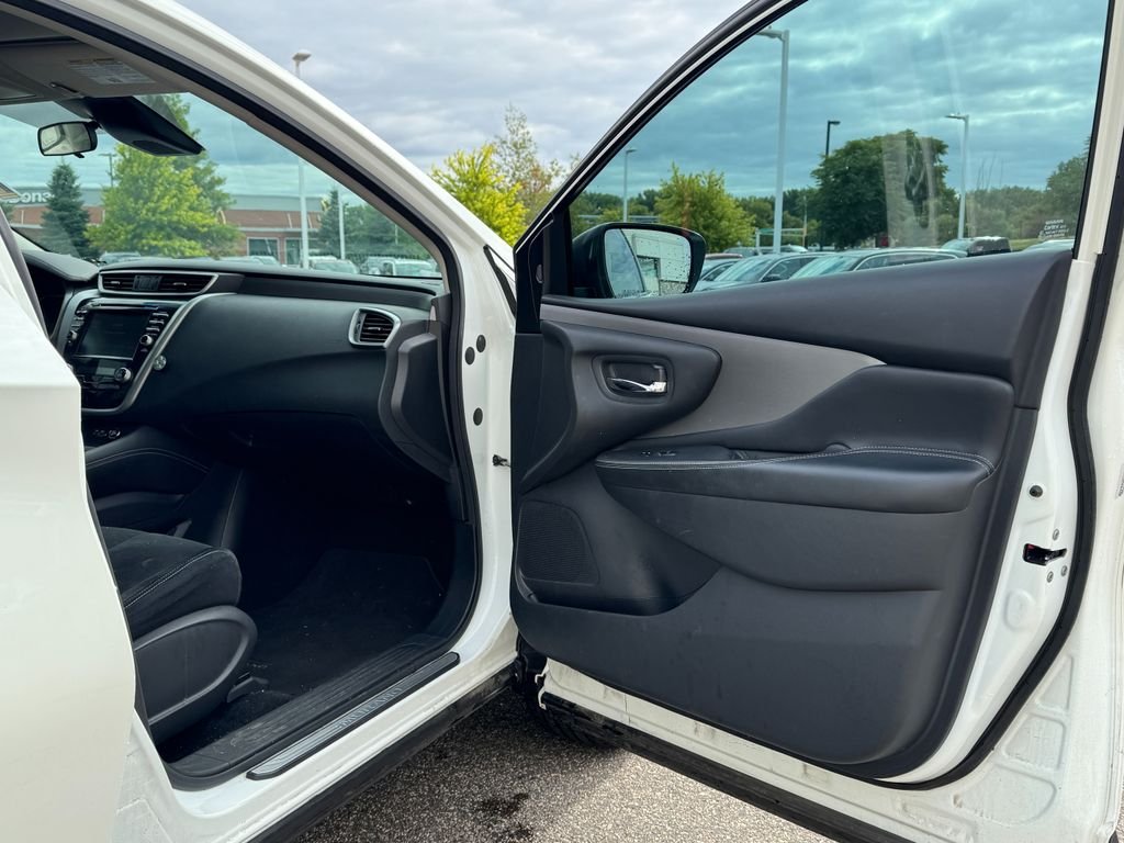 Used 2022 Pearl White Nissan S image 8