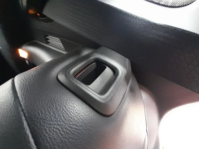 Used 2024  Jeep Latitude image 41