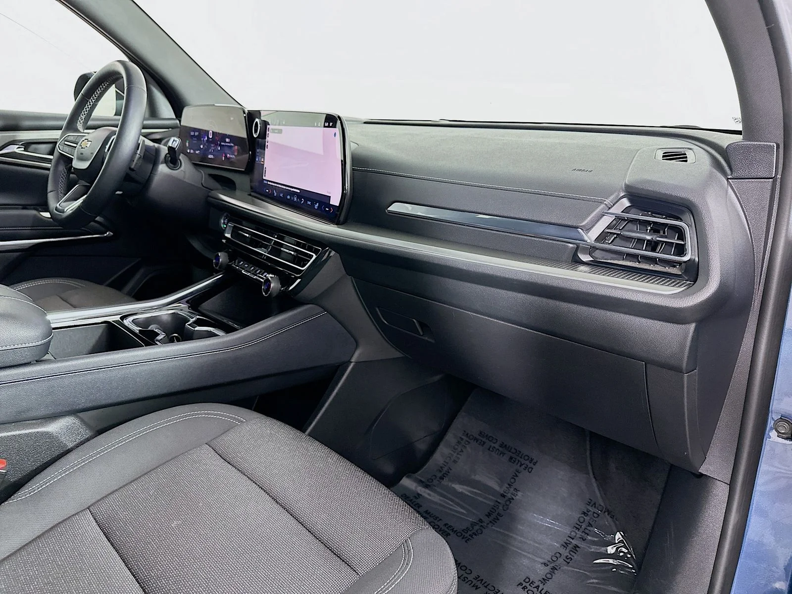 Used 2025 Lakeshore Blue Metallic Chevrolet LT image 30