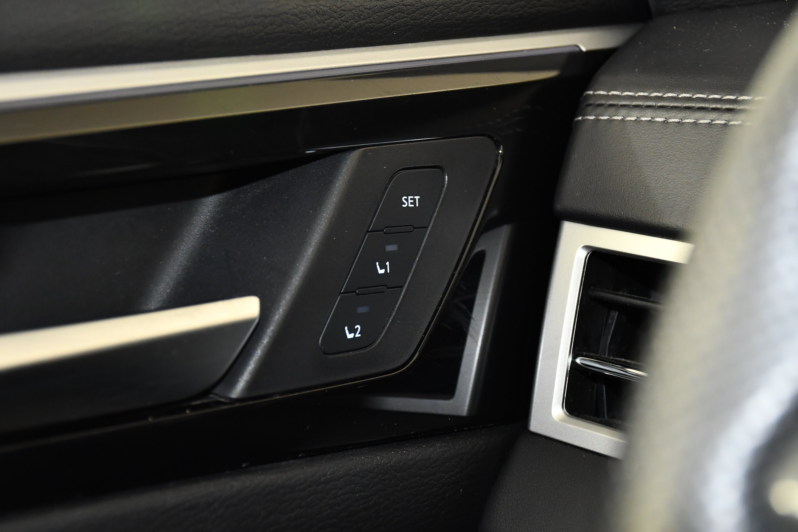 2024 Mitsubishi Outlander SEL - Photo 33